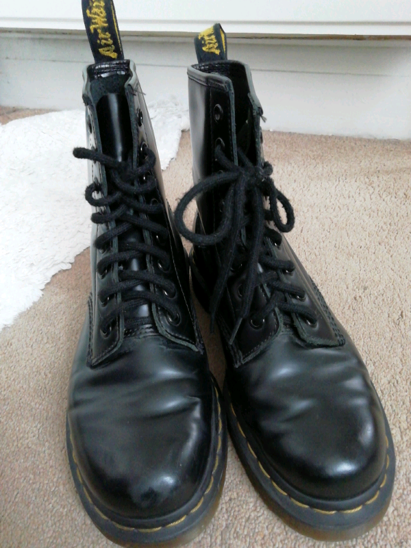 gumtree doc martens
